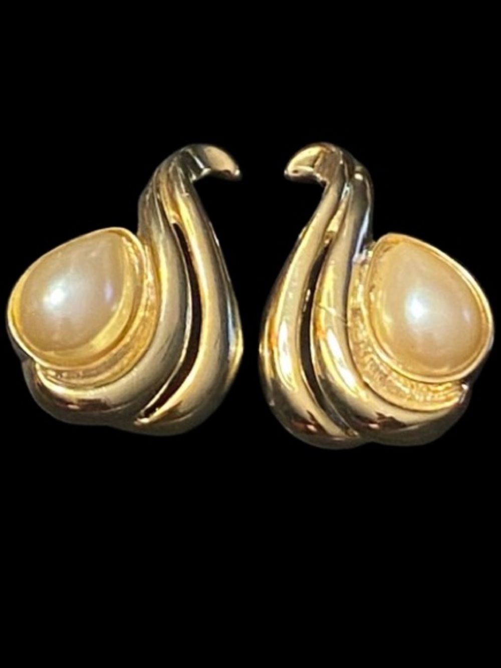 Bluette Made In France Gold Tone Shoe Clips Faux Pearl Swirl Teardrop Design